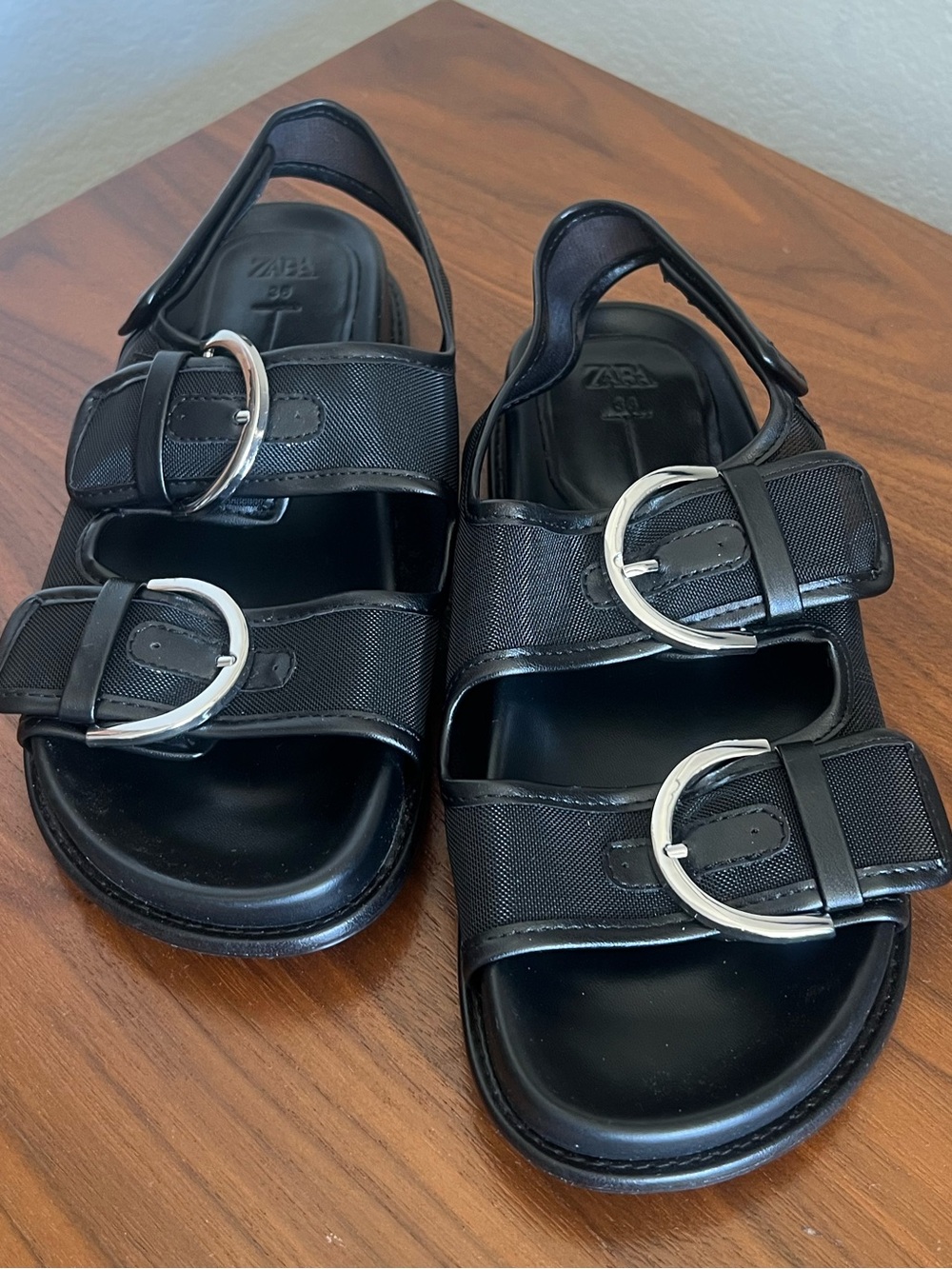 ZARA Black women’s adjustable sandals